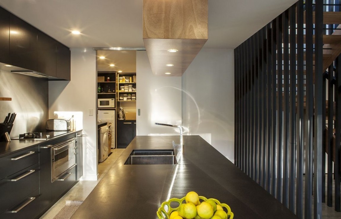 Двери для кладовки на кухне: 11 вариантов дизайна