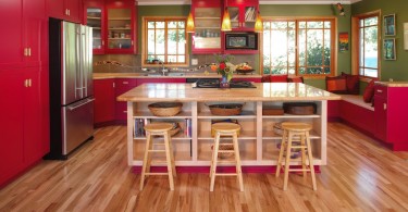 Современный дизайн интерьера кухни в красном цвете