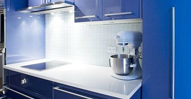 Кухонный гарнитур цвета синий кобальт