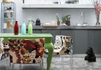 Обеденный стол в интерьере кухни