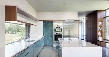 Оригинальный дизайн интерьера кухни в стиле модерн от Alterstudio