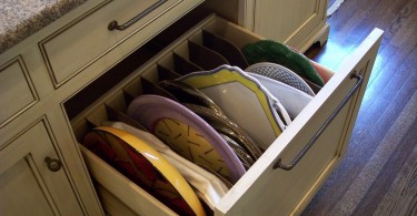 Креативный дизайн системы хранения кухонной посуды и мелкоих аксессуаров от Cabinet Concepts, Greensboro