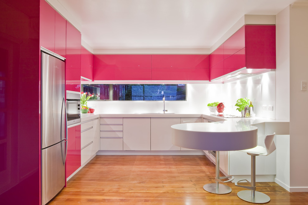 Непревзойдённый дизайн интерьера кухни в розовой гамме от Mal Corboy Design