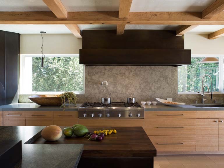 Непревзойдённый дизайн интерьера кухни от Mueller Nicholls Cabinets and Construction