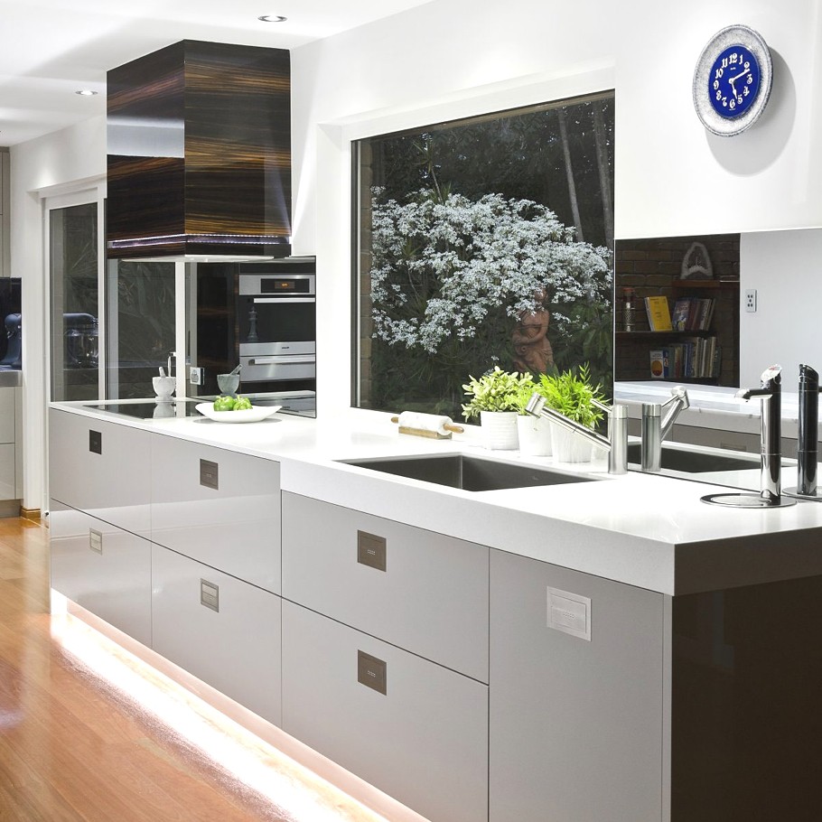 Уникальный дизайн кухни от Interiors by Darren James в стиле минимализма
