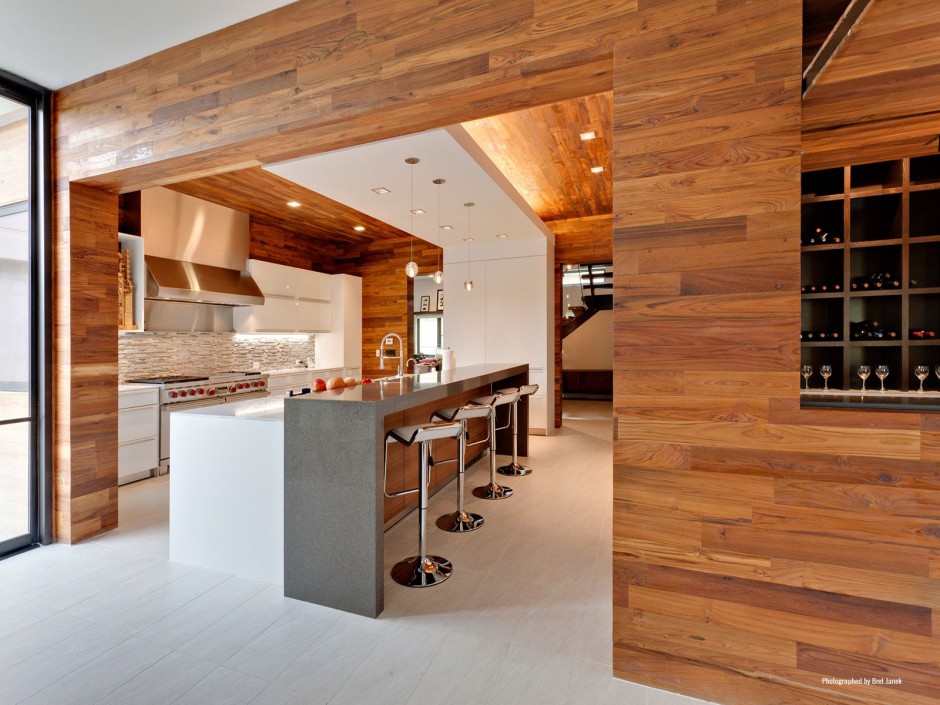 деревянные панели в интерьере кухни