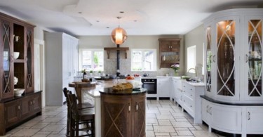 Потрясающий интерьер кухни в классическом стиле от Designer Kitchen