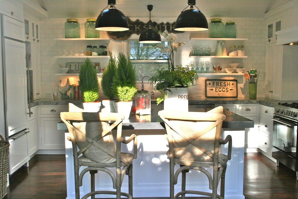 Уютный дизайн интрьера кухни в деревенском стиле от Kelley & Company Home