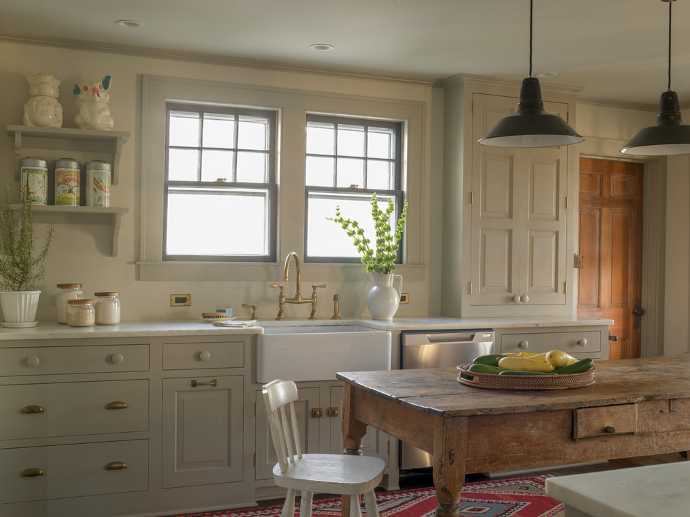 Уютный дизайн интрьера кухни в деревенском стиле от Rafe Churchill: Traditional Houses