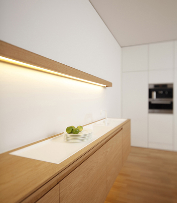 Дизайн кухни под лестницей: подсветка над рабочей поверхностью