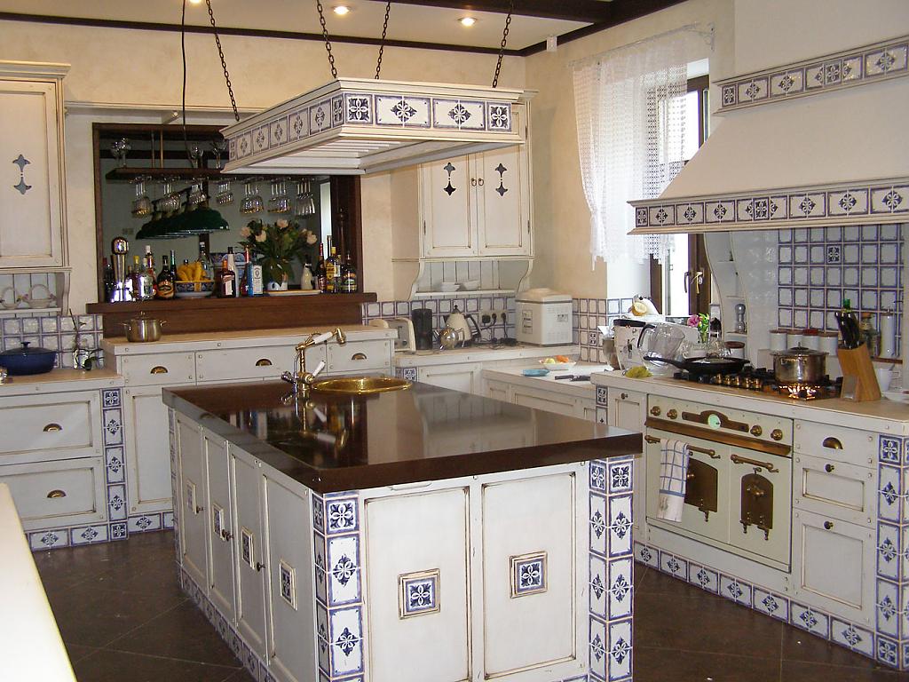 Очаровательный дизайн интерьера кухни в стиле прованс
