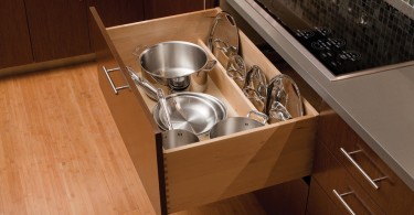 Выдвижной ящик для хранения кухонной утвари