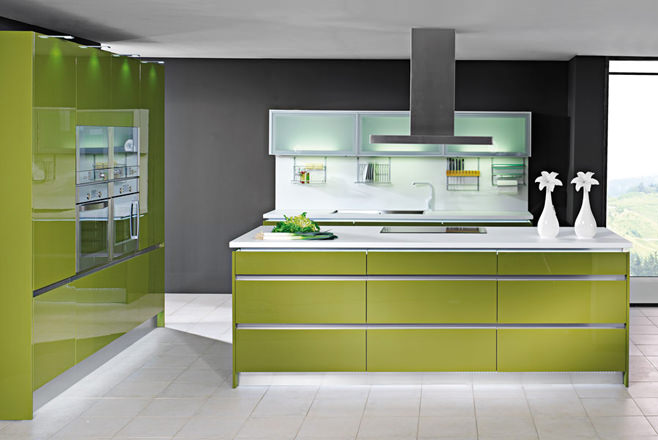 Оригинальный дизайн интерьера кухни в зелёных оттенках