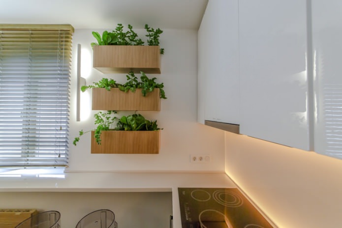Дизайн интерьера кухни в бело-коричневых тонах с элементами деревенского стиля