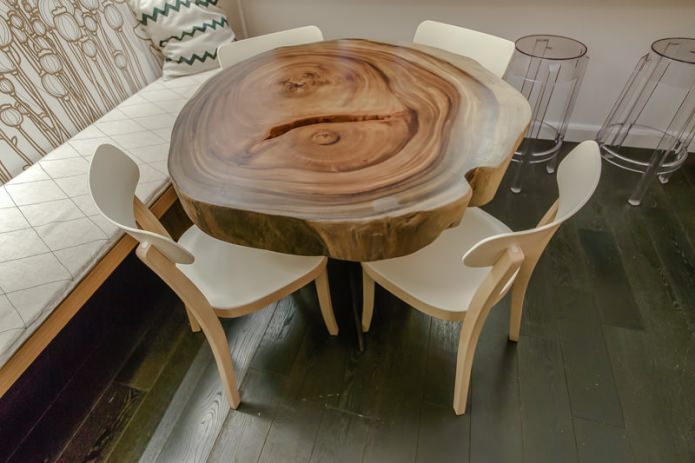 Оригинальный обеденный стол из массива натурального дерева