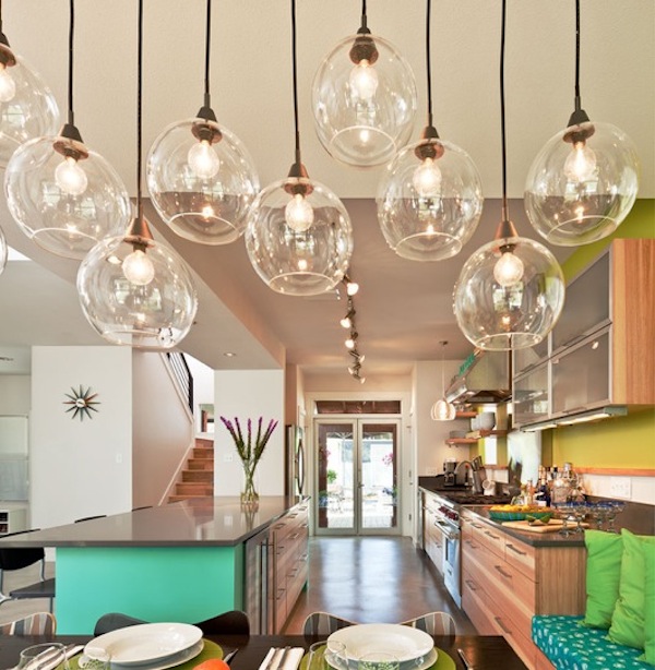 Оригинальные круглые подвесные светильник в интерьере кухни от Loop D-Net