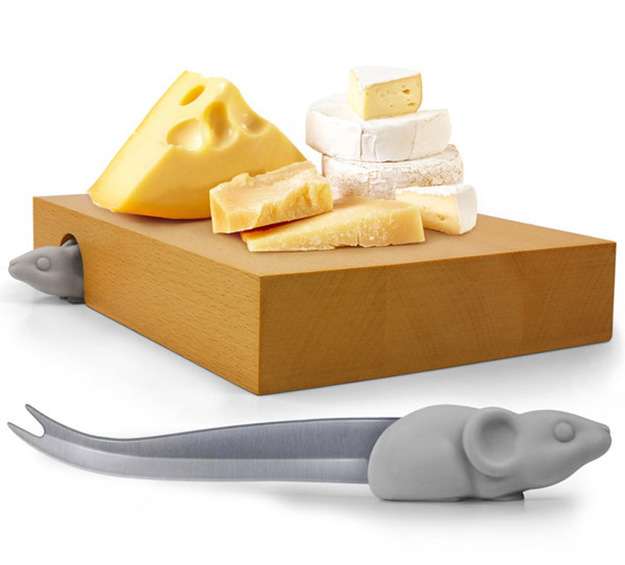 Нож в форме мышки и специальная доска для нарезки сыра