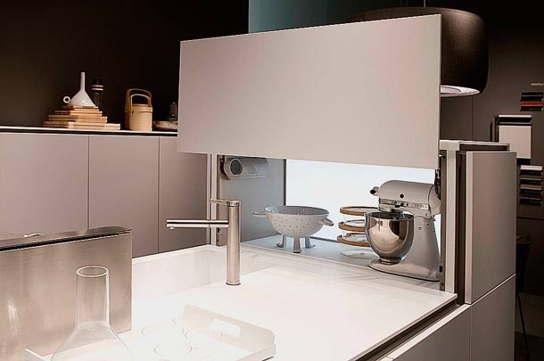 Мелкая бытовая техника в специальном кухонном модуле Elle