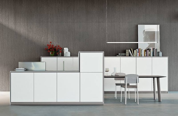 Минималистский дизайн интерьера модульной кухни Elle в белой гамме