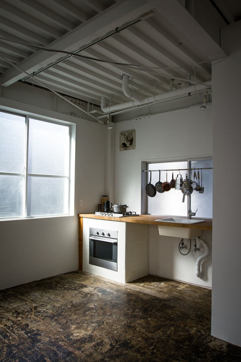 Кухня в индустриальном стиле – яркий кухонный образец минимализма от японских дизайнеров