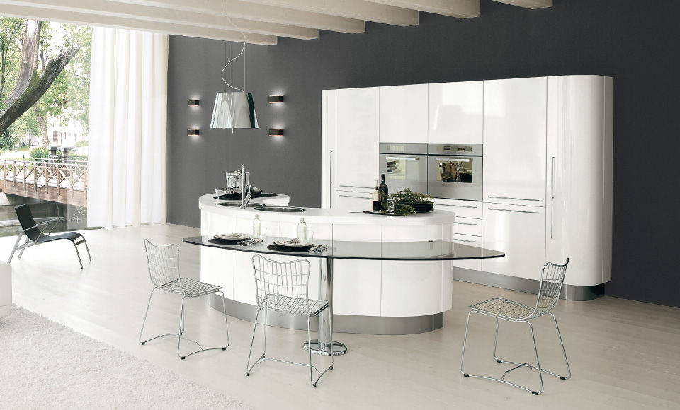 Современный дизайн глянцевой кухни Venere в белом цвете