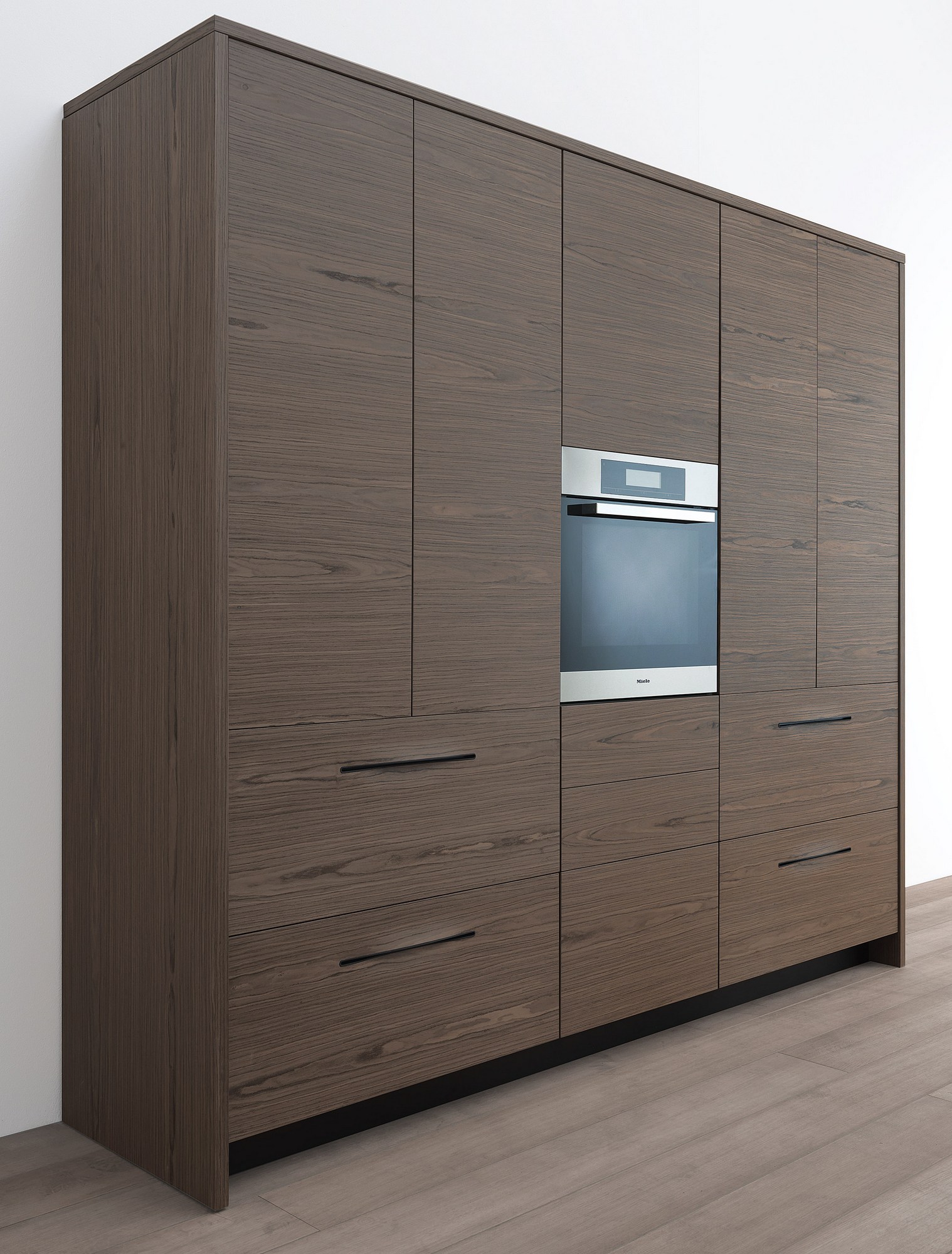 Новый дизайн деревянной кухни: шкаф со встроенным оборудованием