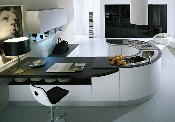 Роскошный минималистский дизайн интерьера полукруглой кухни Pedini в белой гамме