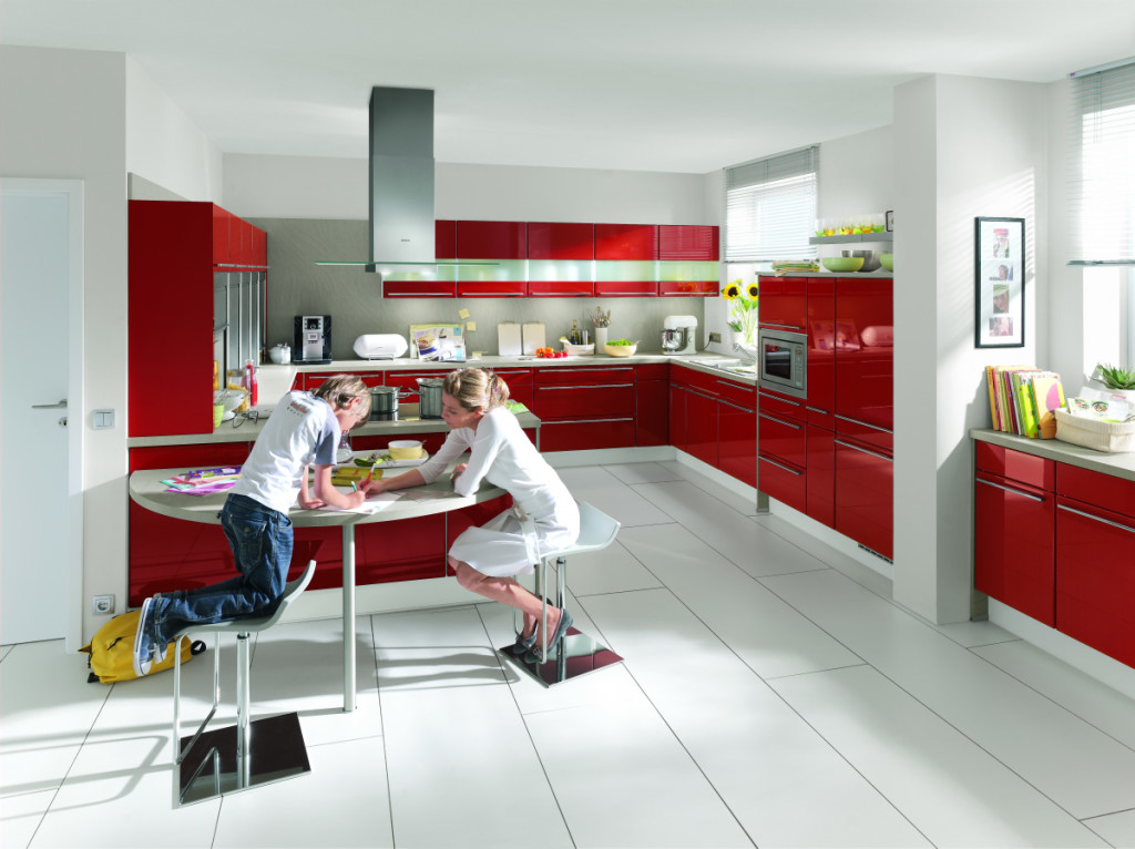 Красная кухня: 30 лучших фото в интерьере, сочетание цветов, идеи