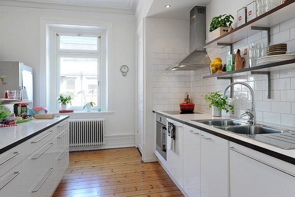 Потрясающий дизайн интерьера белоснежной кухни в скандинавском стиле
