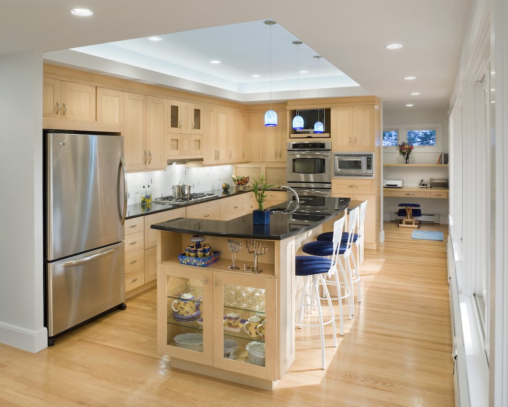 Фото с примерами оригинальных и доступных по цене натяжных потолков для кухни