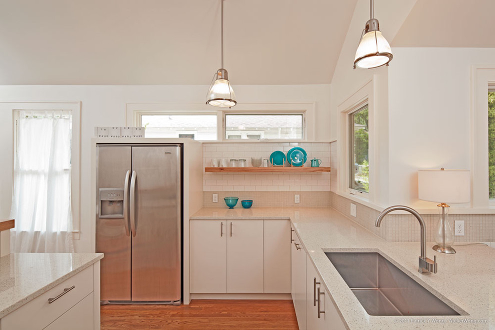 Потрясающий дизайн интерьера кухни в белой гамме от Loop Design