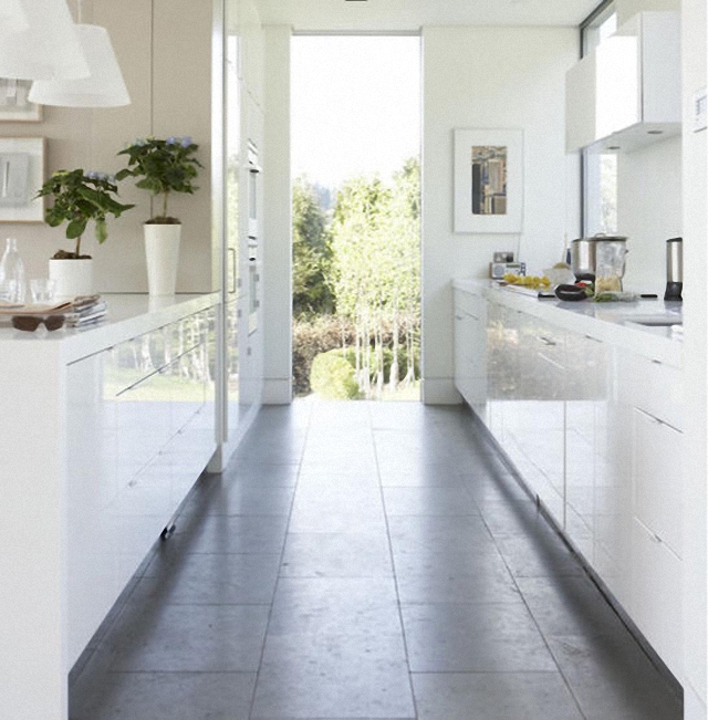 Потрясающий дизайн интерьера кухни в белой гамме