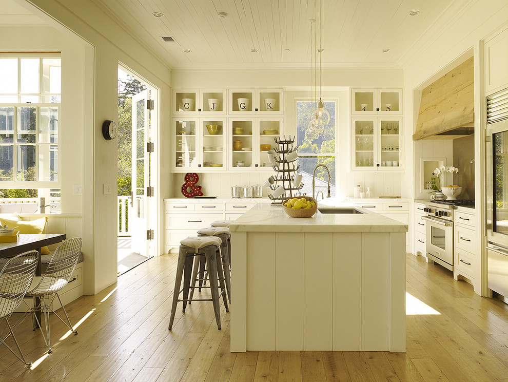 Потрясающий дизайн интерьера кухни в белой гамме